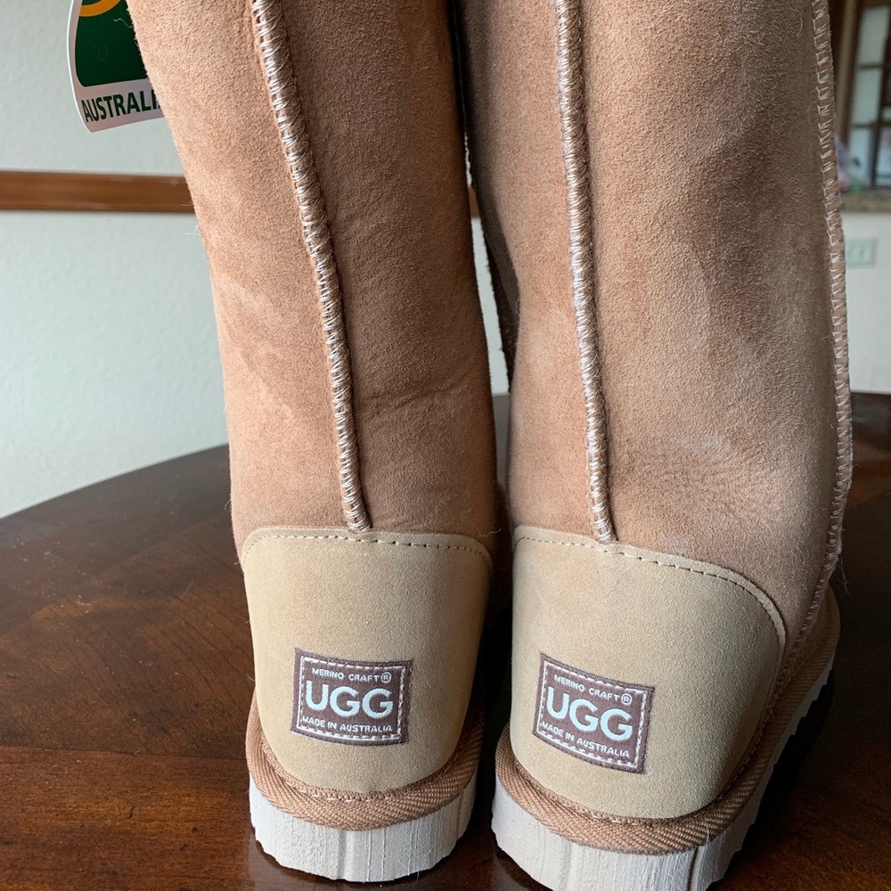 NWT Women’s UGG boots size 7